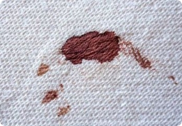 HOW TO ELIMINATE BLOOD STAIN STAINS FROM CLOTHING
